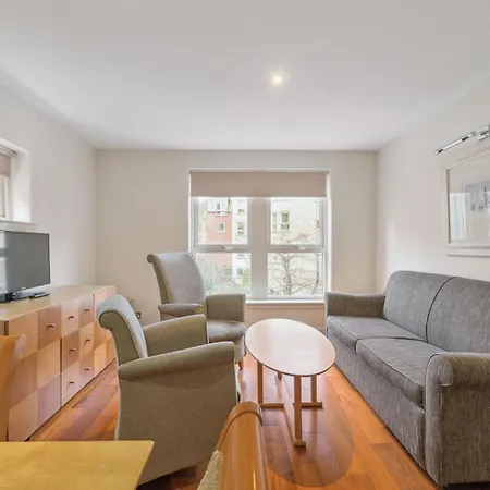 Holyrood Apart-hotel 4*