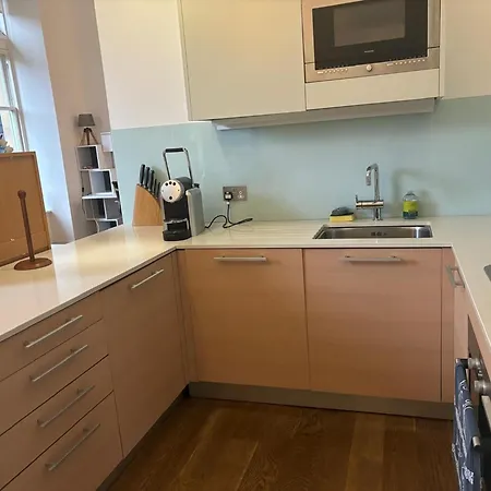 Spacious One Bed Quartermile With Breathtaking Park Views - V شقة