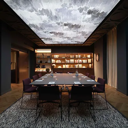 酒店 The Resident 4*