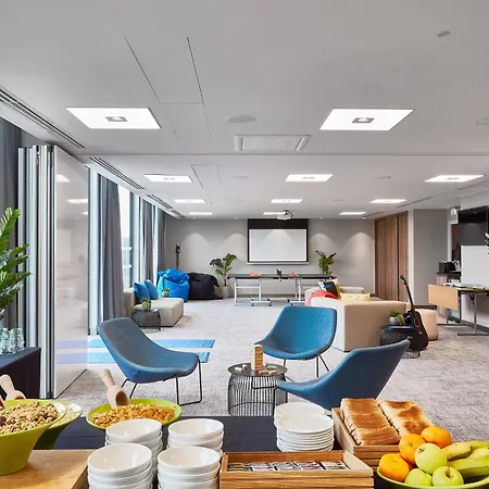 Courtyard By Marriott West 4* Edimburgo