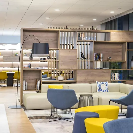 Courtyard By Marriott West Hotel 4*