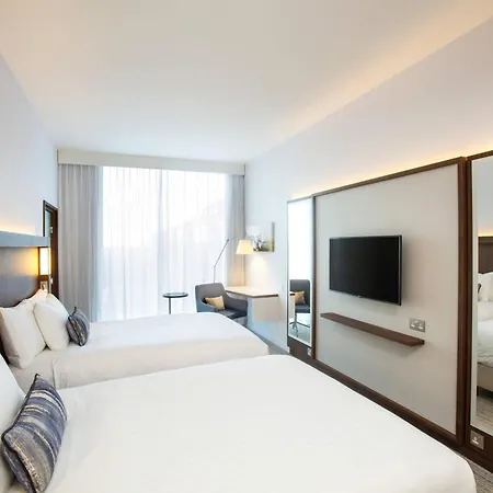 Courtyard By Marriott West Edimburgo