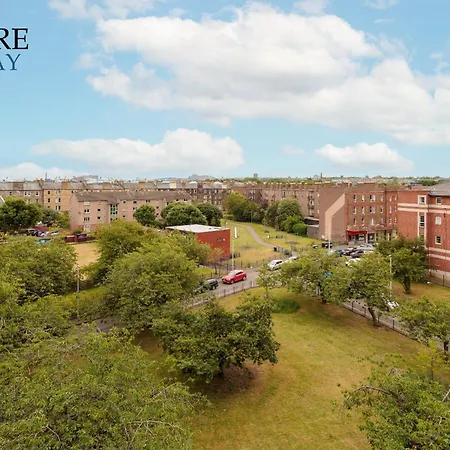 Stunning 3 Bedroom Apartament Edynburg