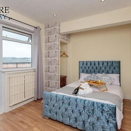 Διαμέρισμα Stylish 3 Bedroom Apartment, *