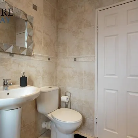 Διαμέρισμα Stylish 3 Bedroom Apartment, *
