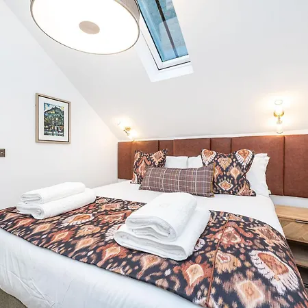 Апартаменты The Coach House