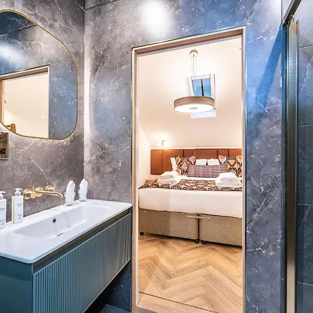 Апартаменты The Coach House