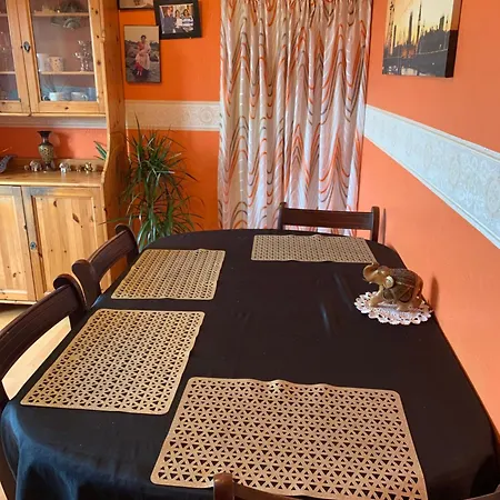 Little Universe Homestay Edinburgh