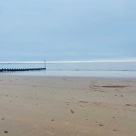 By The Coast إدنبرة