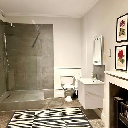 Spacious In * Edinburgh