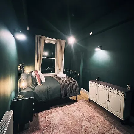 Apartman Designer Flat By Castle