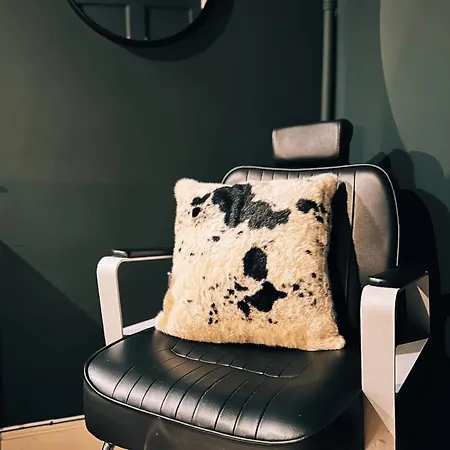 Designer Flat By Castle * Edinburgh