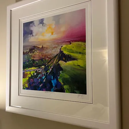 Drummond Apartment *