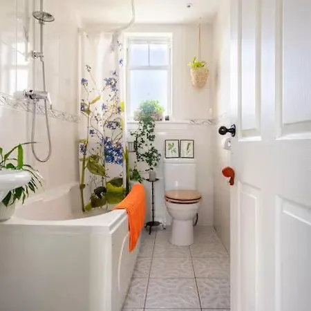 Peace In The * 에든버러