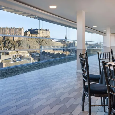 Doubletree By Hilton Centre 4*