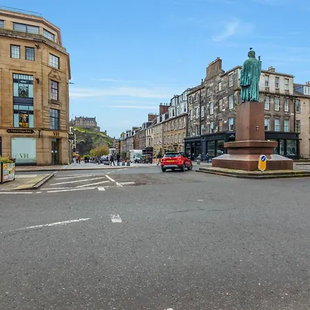 Large 3 Bed 3 Bath - New Town Edinburgh
