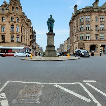 Apartment Large 3 Bed 3 Bath - New Town Edinburgh