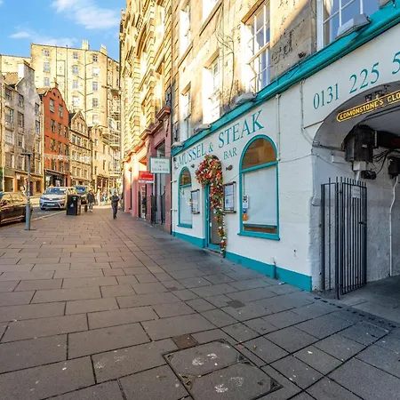 Beautiful Designer 2 Bed 2 Bath Old Town - Parking Эдинбург