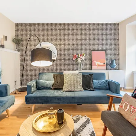Апартаменты Beautiful Designer 2 Bed 2 Bath Old Town - Parking