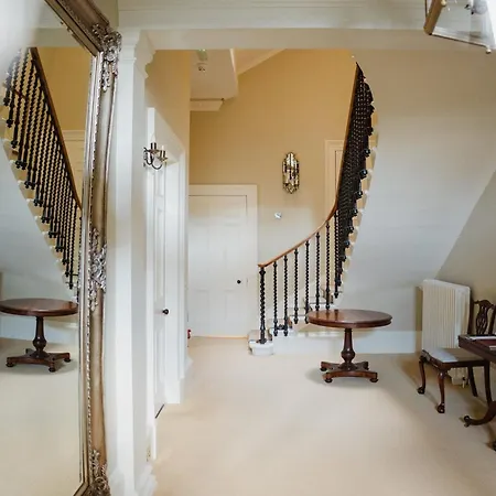 아파트 Prestigious Townhouse Close To Princes Street 에든버러