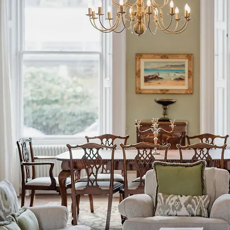 Prestigious Townhouse Close To Princes Street 아파트 에든버러