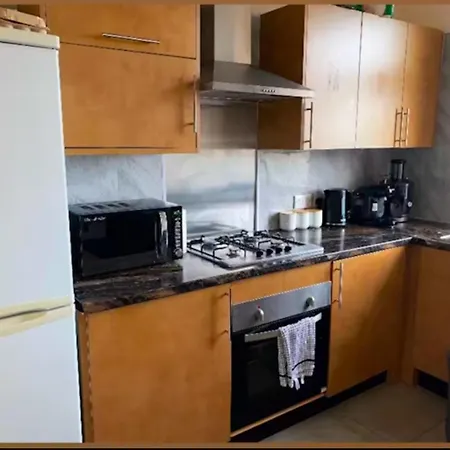 2 Bedroom In With 2 Free Parking Spaces Daire *