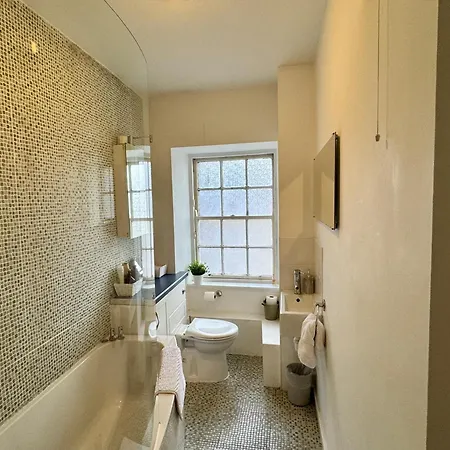 Victoria Street - 2br Old Town Get Away! Perfect Location Next To Castle *