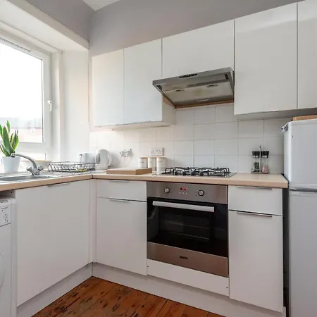 Bright And Quiet 1 Bedroom Apartment, Close To Haymarket شقة *