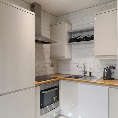 Stewart Terrace Ground Floor Flat With Patio And Hot Tub Near Murrayfield Stadium *