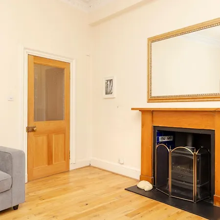 Joivy Charming Flat Near St Giles אדינבורו