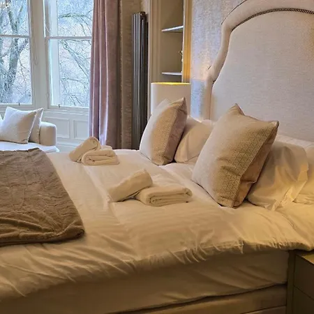 2 Bedroom Sofa Bed In Livingroom Castle View 1st Floor Sleeps 6