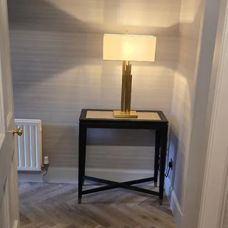 2 Bedroom Sofa Bed In Livingroom Castle View 1st Floor Sleeps 6 *