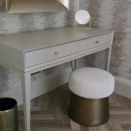 2 Bedroom Sofa Bed In Livingroom Castle View 1st Floor Sleeps 6 Apartament