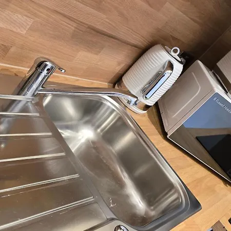 Apartament 2 Bedroom Sofa Bed In Livingroom Castle View 1st Floor Sleeps 6 Edynburg