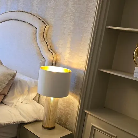 2 Bedroom Sofa Bed In Livingroom Castle View 1st Floor Sleeps 6