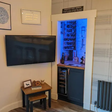 Trendy Historic Flat In