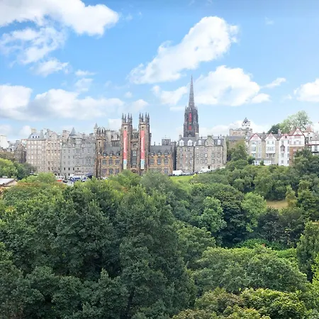 Deluxe 3-bedroom On Princes Street Overlooking Castle Édimbourg