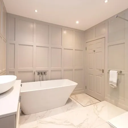 Deluxe 3-bedroom On Princes Street Overlooking Castle Appartement Édimbourg