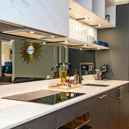 Dragon Luxury At 9 Albyn Place Апартаменты