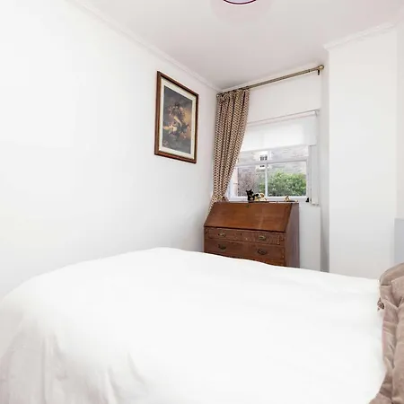 شقة Joivy Spacious 2-bedroom Ground Floor Flat *