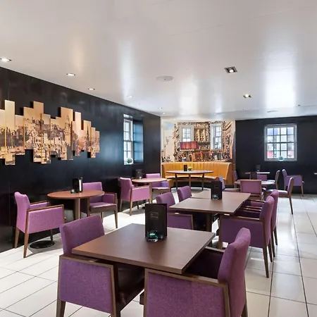 Radisson Blu Hotel, Centre מלון