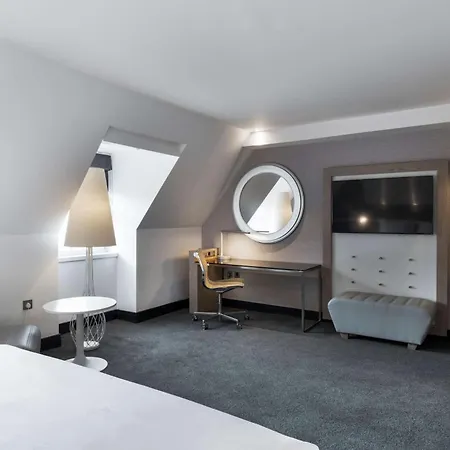 מלון Radisson Blu Hotel, Centre 4*