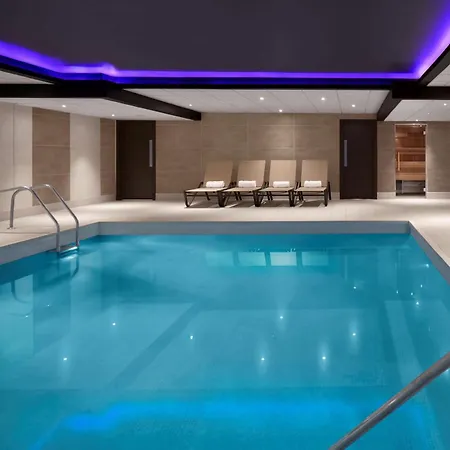 Radisson Blu Hotel, Centre Hotel 4*