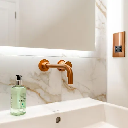 Апартаменты Dragon Luxury At 9 Albyn Place *