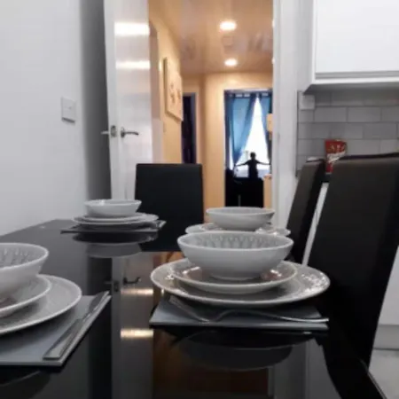 Modern Flat Near Centre Apartment *