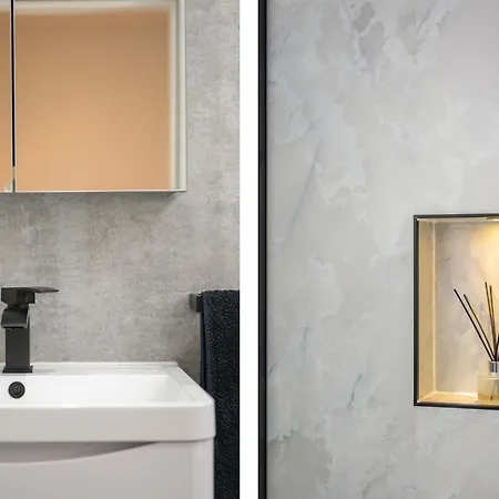 Heart Of Edinburgh's Historic Old Town - Blair Street *