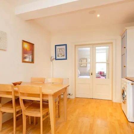 Joivy Gorgeous 2-bed Flat Near Castle