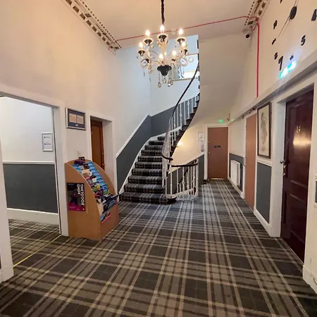Park View Hotel *