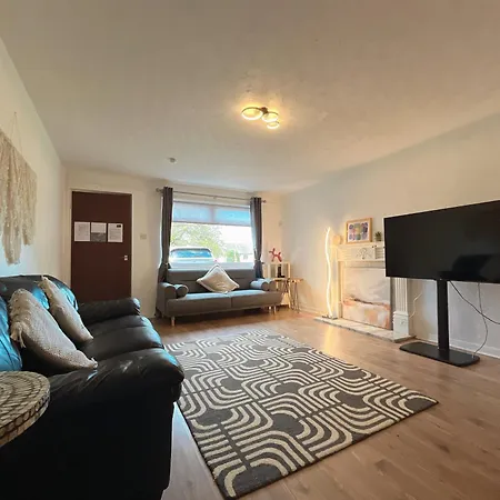 Cozy 2 Bedrooms With Private Parking Space And Garden *