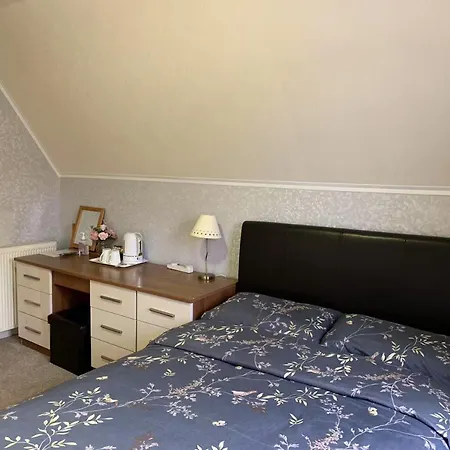 Hillhouse 3*